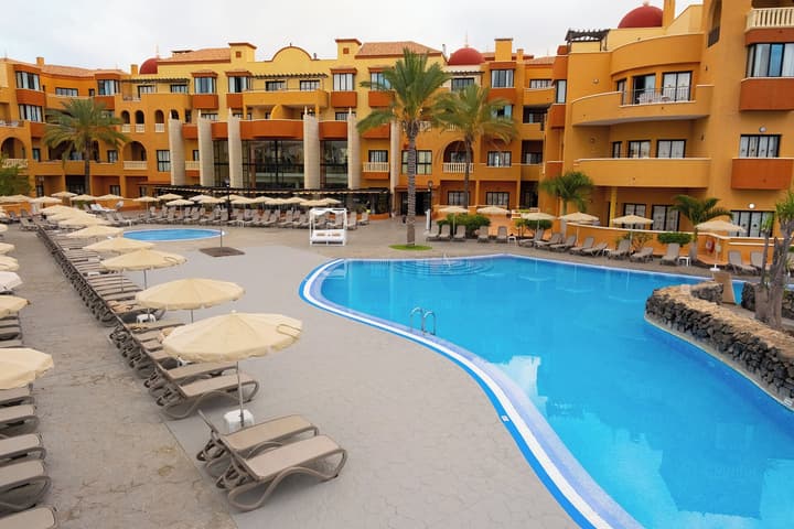 Grand Muthu Golf Plaza Hotel