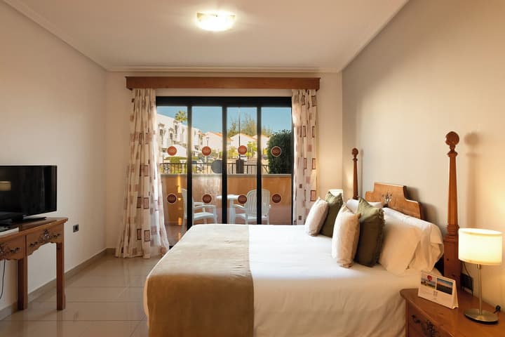 Grand Muthu Golf Plaza Hotel