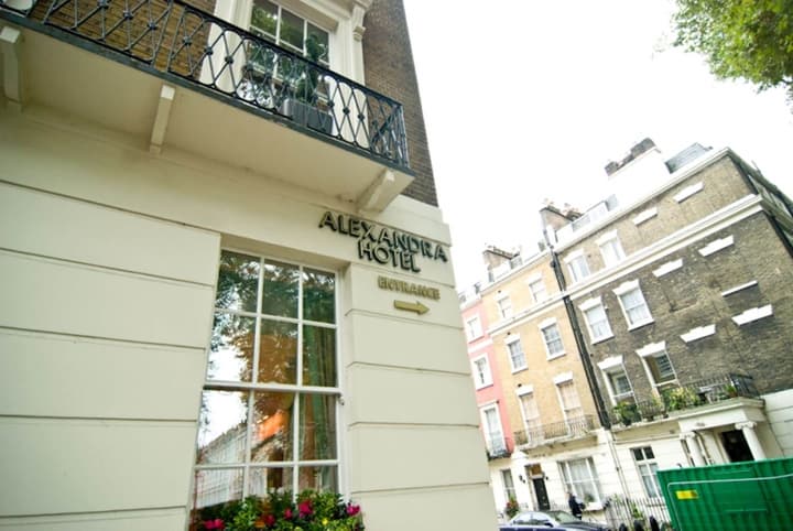 Alexandra Hotel
