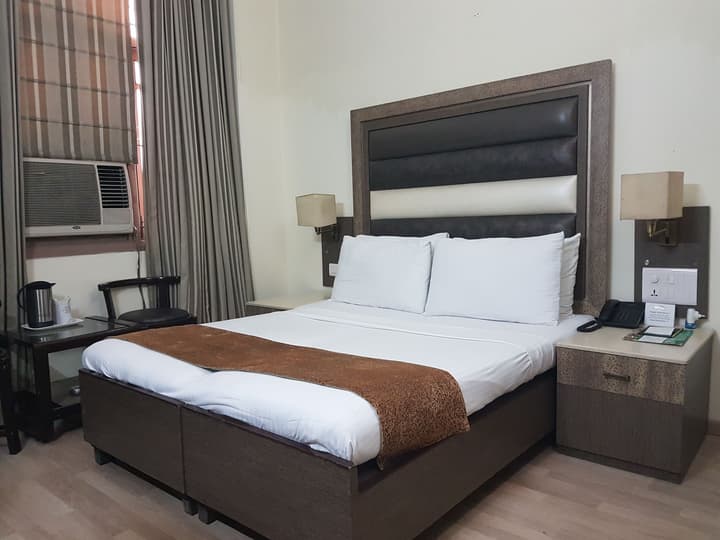 The Sun Court Hotel Yatri