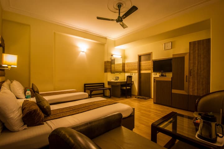 The Sun Court Hotel Yatri