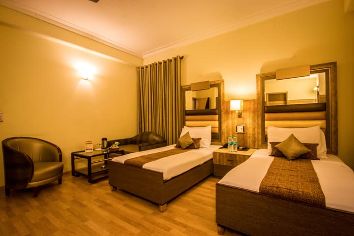 The Sun Court Hotel Yatri
