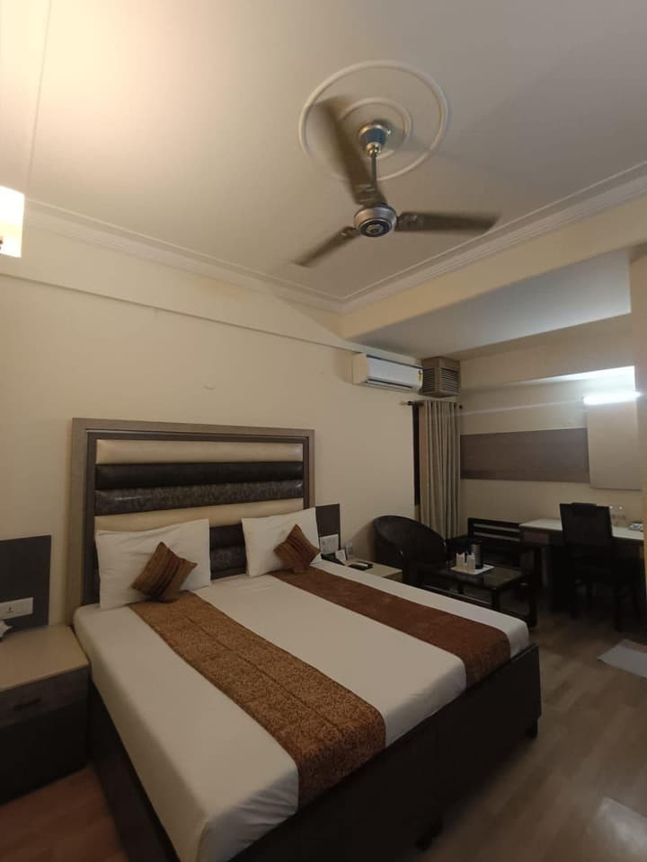 The Sun Court Hotel Yatri