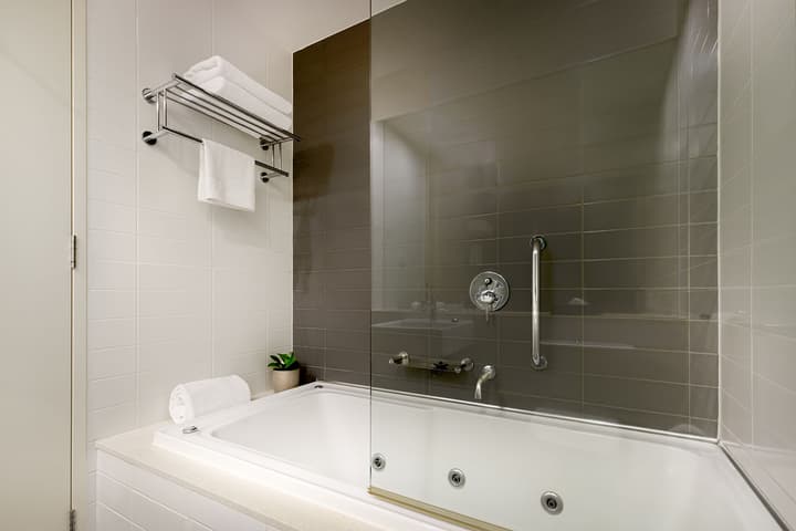 Causeway 353 Hotel