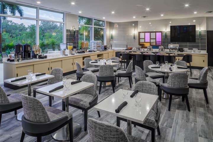 DoubleTree by Hilton Sarasota Bradenton Airport