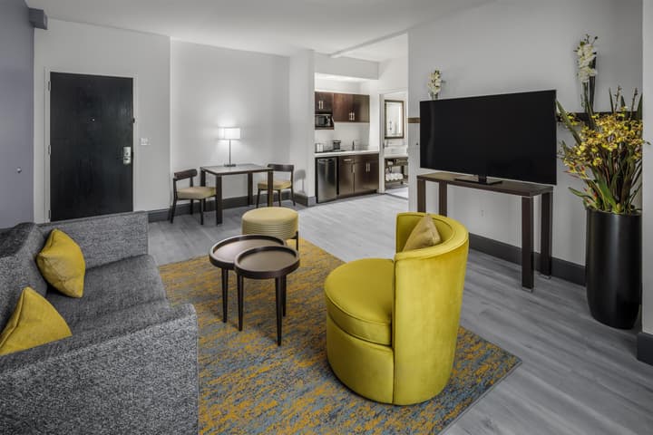 DoubleTree by Hilton Sarasota Bradenton Airport