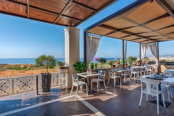 Alexis Hotel