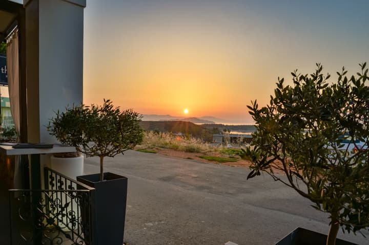 Alexis Hotel