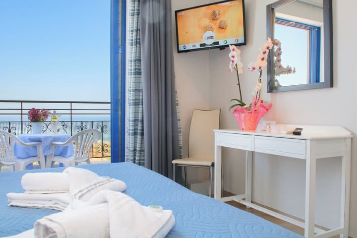 Alexis Hotel