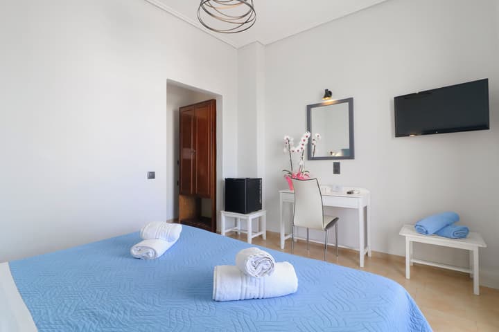 Alexis Hotel