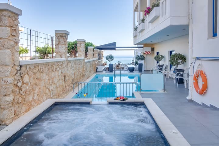 Alexis Hotel