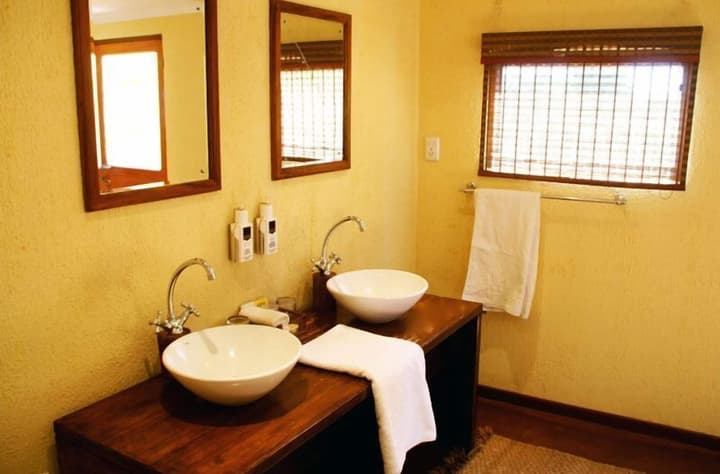 Zebra Kalahari Lodge