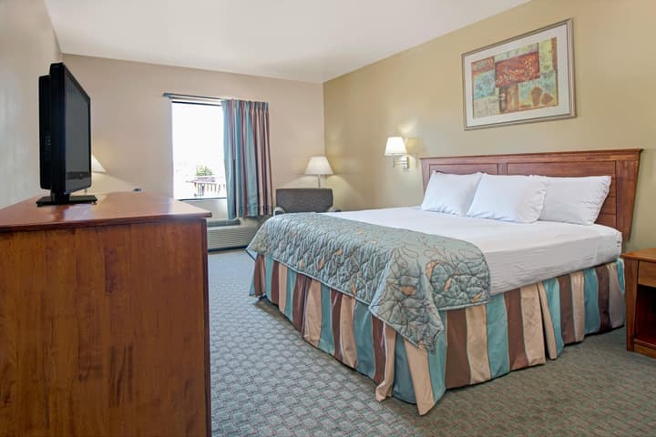 Days Inn by Wyndham Downtown St. Louis