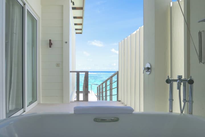 Holiday Inn Resort Kandooma Maldives by IHG