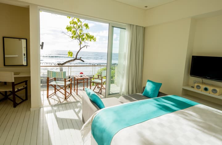 Holiday Inn Resort Kandooma Maldives by IHG