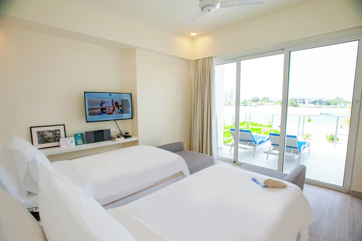 Holiday Inn Resort Kandooma Maldives by IHG