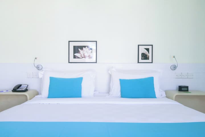 Holiday Inn Resort Kandooma Maldives by IHG
