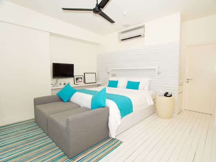 Holiday Inn Resort Kandooma Maldives by IHG