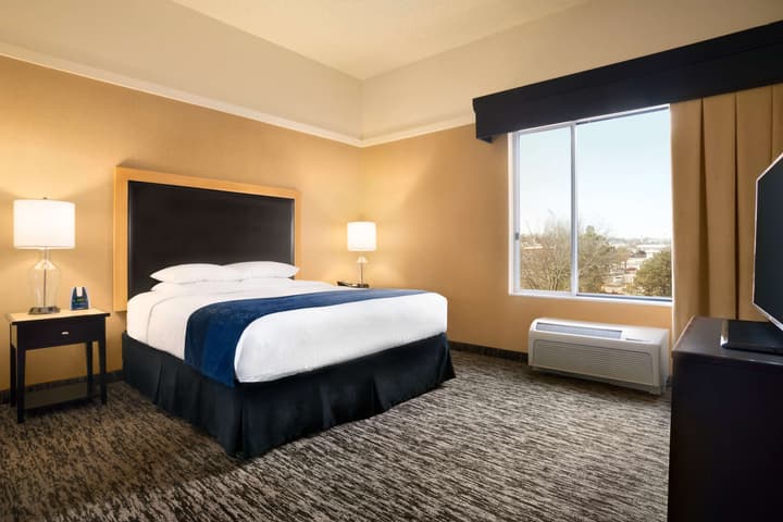 DoubleTree by Hilton Hotel Oklahoma City Airport