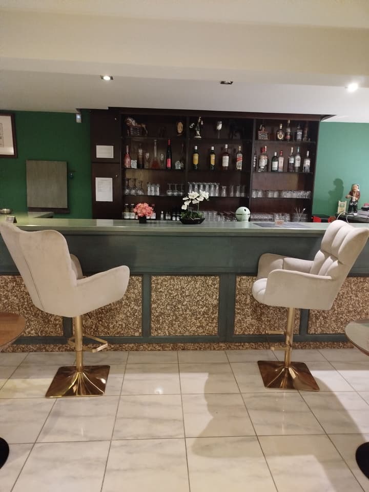 Ephira Hotel