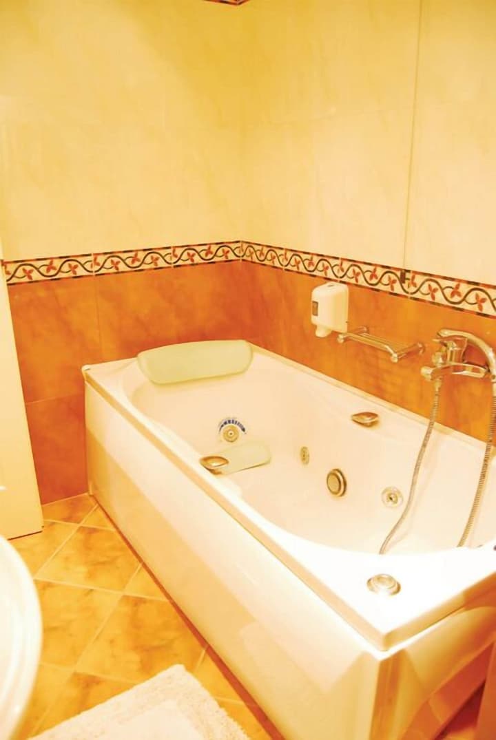 Ephira Hotel