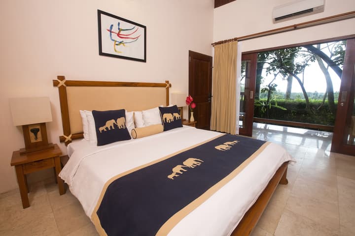 Mason Elephant Lodge