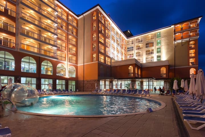 Sol Luna Bay Resort