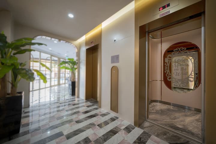 Hotel 81 Premier Princess