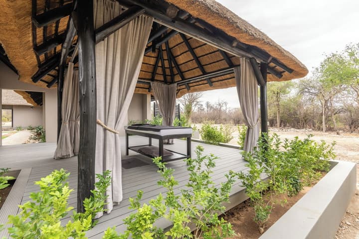 Mokuti Etosha