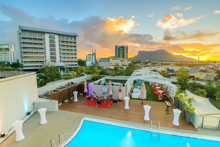 Hennessy Park Hotel