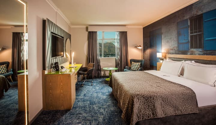 Hennessy Park Hotel