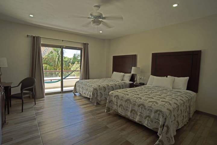Hotel Playa la Media Luna, Isla Mujeres