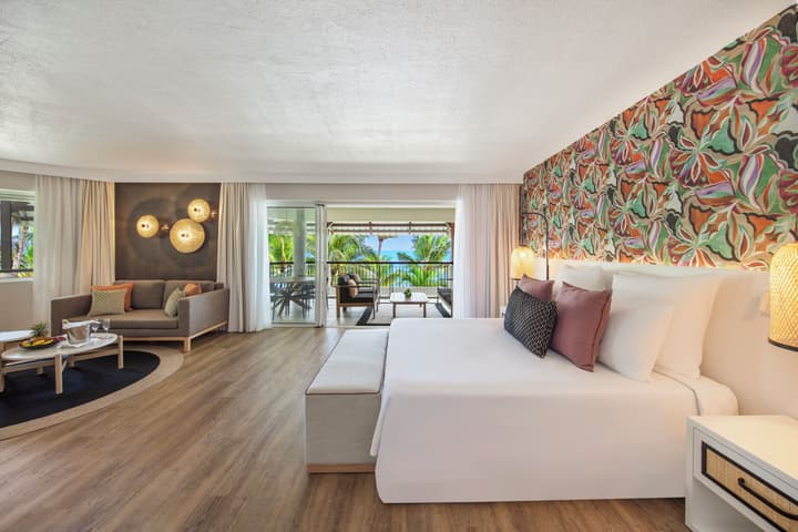 Victoria Beachcomber Resort & Spa