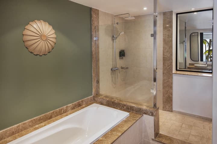 Victoria Beachcomber Resort & Spa