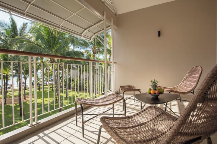 Victoria Beachcomber Resort & Spa
