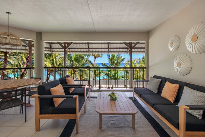 Victoria Beachcomber Resort & Spa