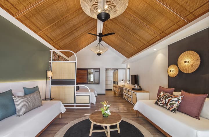Victoria Beachcomber Resort & Spa