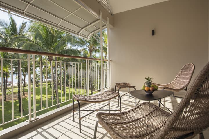 Victoria Beachcomber Resort & Spa