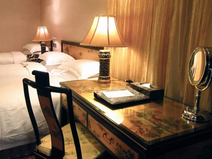 Royal Seasons Hotel Taipei Nanjing West