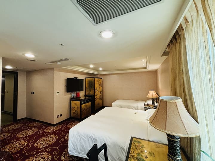 Royal Seasons Hotel Taipei Nanjing West