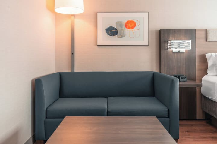 Holiday Inn Express & Suites Kingston Central by IHG