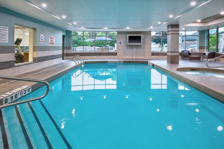 Holiday Inn Express & Suites Kingston Central by IHG