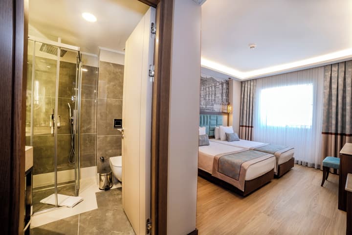 Grand Hilarium Hotel