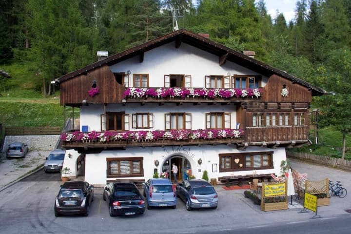 Hotel Al Larin
