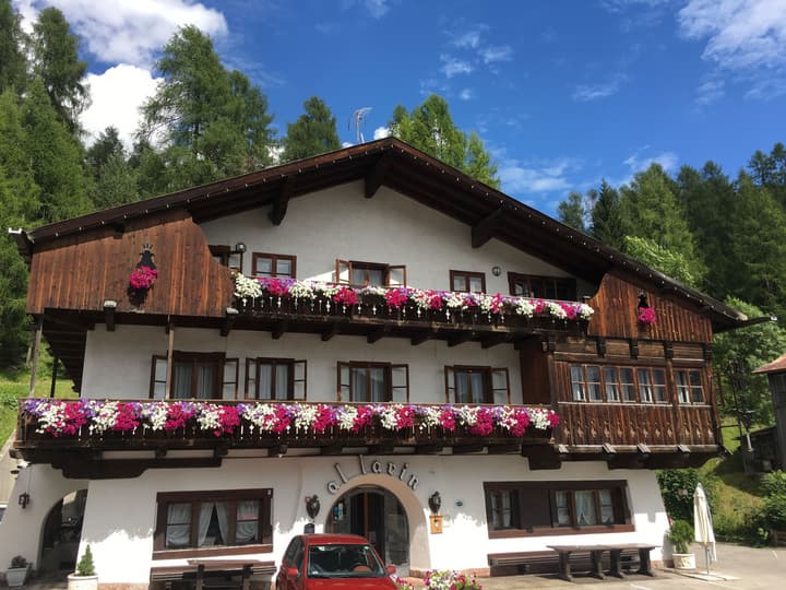 Hotel Al Larin