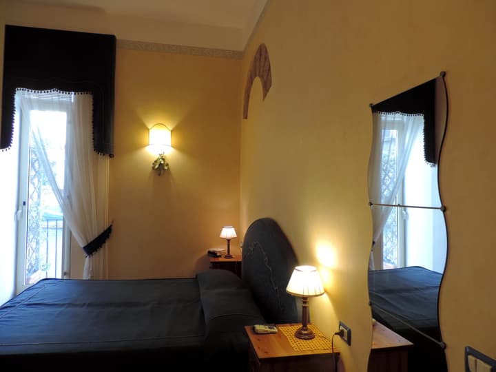Bonapace Porta Nolana B&B