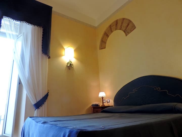 Bonapace Porta Nolana B&B