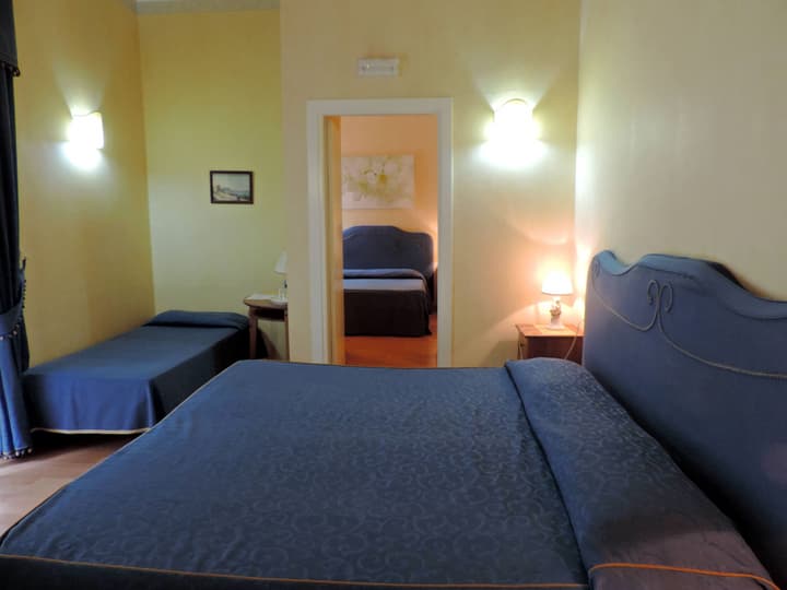 Bonapace Porta Nolana B&B