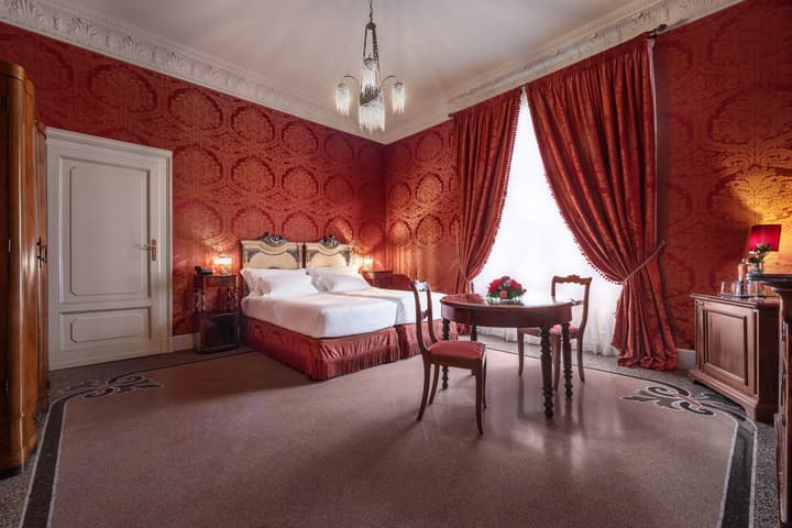Hotel Locarno