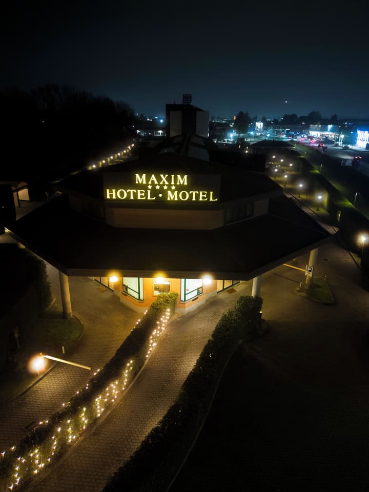 Maxim Hotel